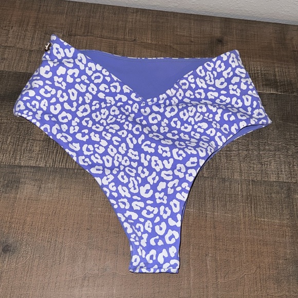 BUFFBUNNY swim two piece - Picture 5 of 6